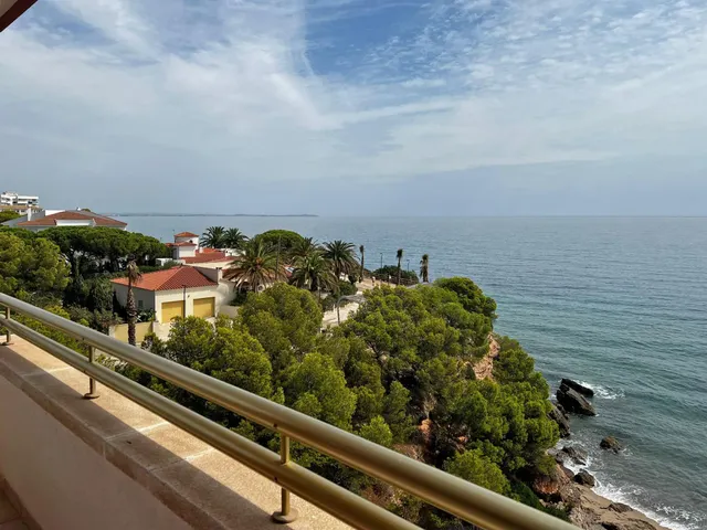 Vive frente al mar en Miami Platja: un hogar temporal con encanto y comodidad — 2