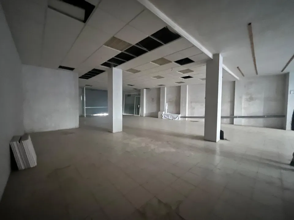Local en Igualada  de 350m2 per 150.000 Euros.