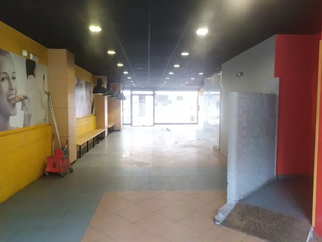 Alquiler local comercial acondicionado en Ourense - foto 4