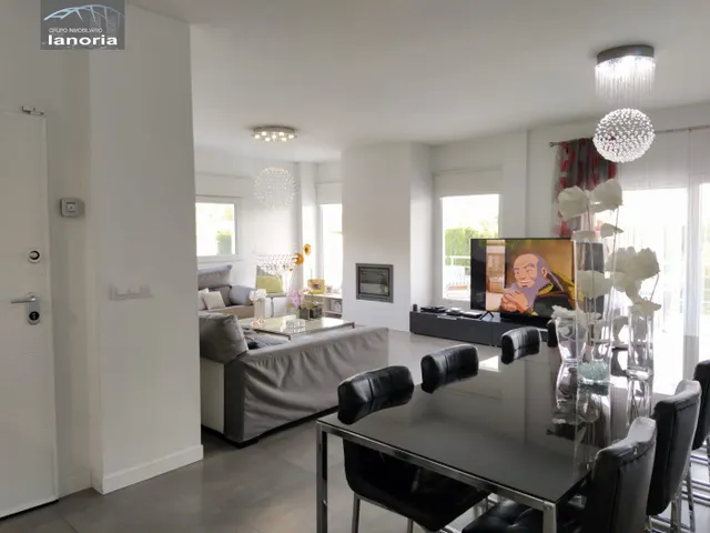 Grupo la Noria Vende Chalet Urbano de 370m2 a pocos km de Albacete. — 40