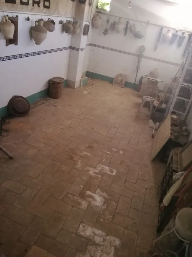 CASA GRANDE EN EL CENTRO DE ARCOS. — 32
