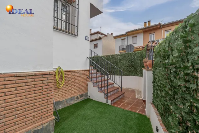 Encantadora Casa Reformada en Ogijares con Vistas y Espacios para Disfrutar — 43