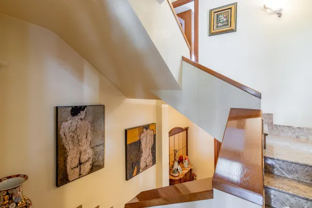 Una residencia exclusiva con terrazas panorámicas en un paraíso natural. — 39