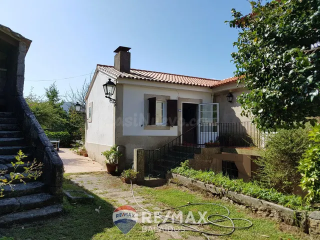 Casa / Chalet independiente en venta en GUNTIN, Gondomar - foto 3