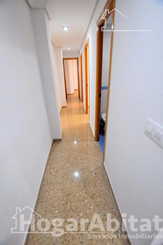 AMPLIO CON GARAJE Y ASCENSOR JUNTO HOSPITAL PESET — 27
