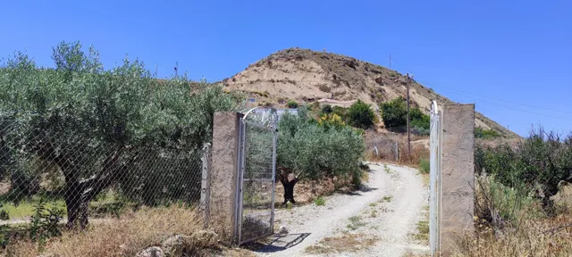 CASA EN FINES ( ALMERIA ) DE 4 habitaciones CON TERRENO Y PISCINA. — 5