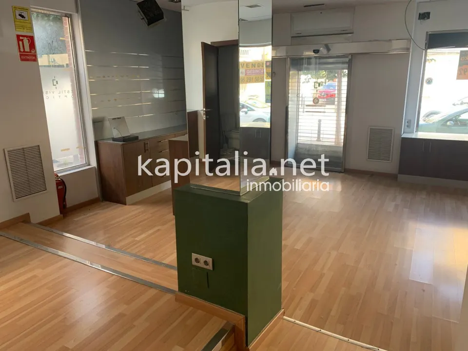 Local comercial chaflán a la venta zona Sant Rafael de Ontinyent.