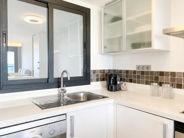 EXCLUSIVO APARTAMENTO CON VISTAS PANORÁMICAS AL MAR EN LA PL - foto 4