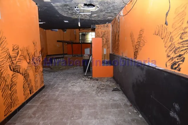 Local comercial en venta — 25