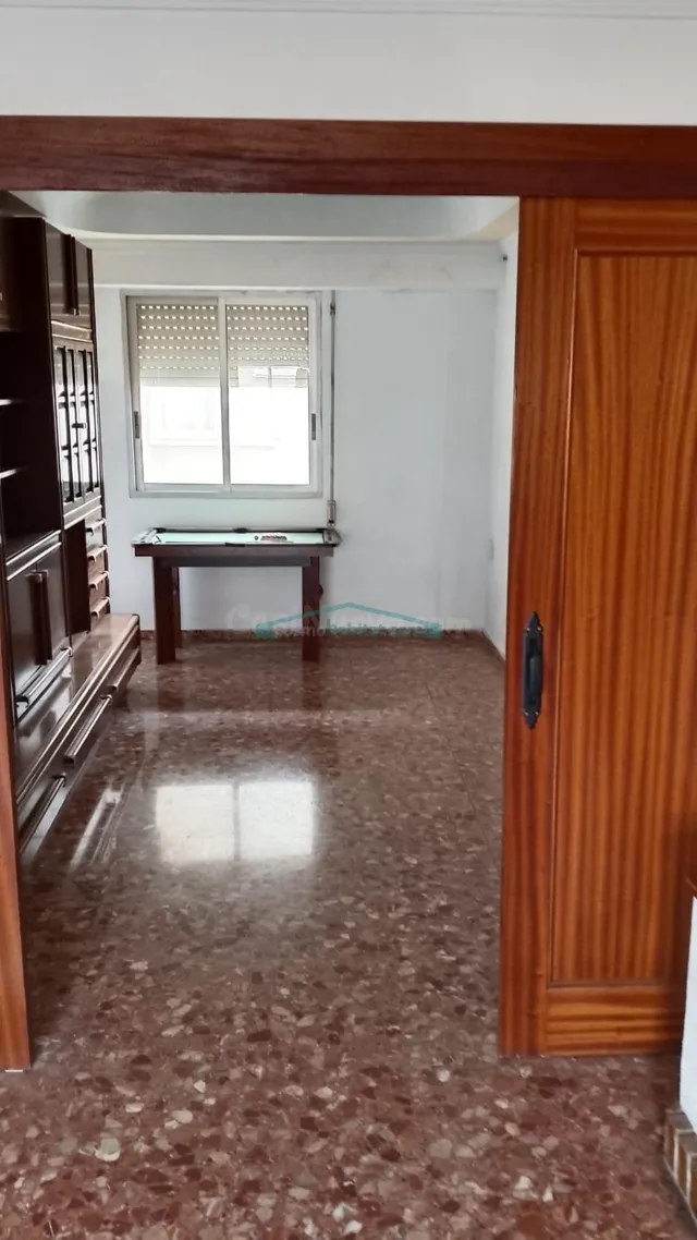 AMPLIA VIVIENDA DE 150 m2 CON CHIMENEA EN BENIFAIÓ - foto 3