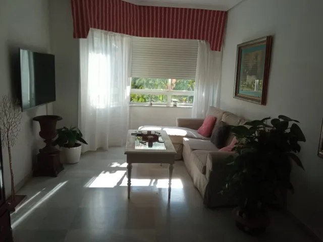 Magnifico piso de 4 habitaciones,  salón, cocina ,2 baños, garaje y trastero. — 21