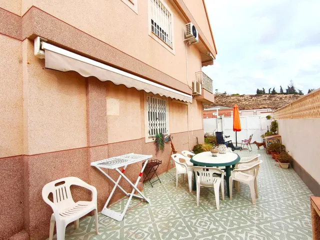 Espacioso Triplex en el Centro del Puerto de Mazarrón con Gran Porche y Garaje — 4