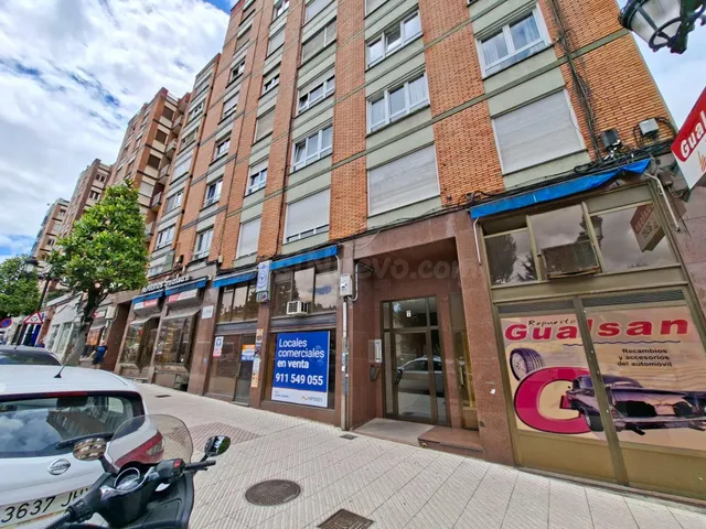 Se vende local de dos plantas en Oviedo - foto 4
