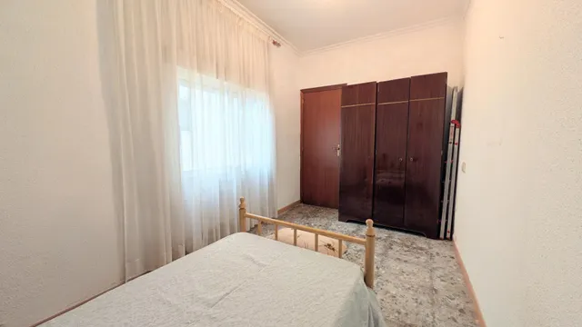 ¡Oportunidad única en la zona de Plaza de Barcelona!. Planta baja con entrada independiente y gran patio pisable. — 26