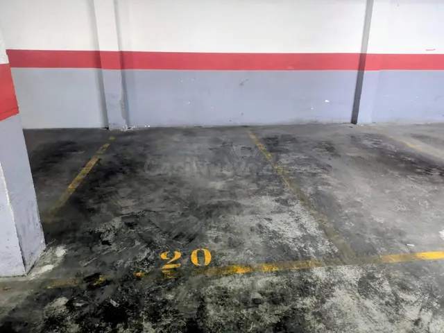 Amplia plaza de garaje en venta en el centro!! - foto 4