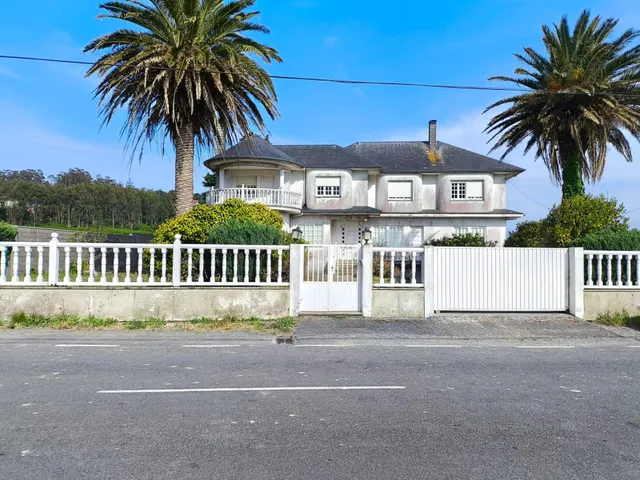 Chalet en Malpica, a 900 metros de la playa de Canido y Area