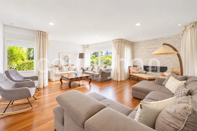 Exclusiva vivienda en Cruz de Gracia: elegancia, amplitud y privacidad — 45