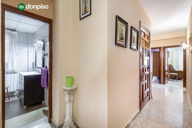 Piso de gran tamaño con múltiples posibilidades en  Peligros — 28