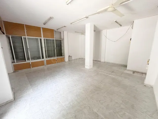 LOCAL COMERCIAL EN CALLE ABRIL - foto 4
