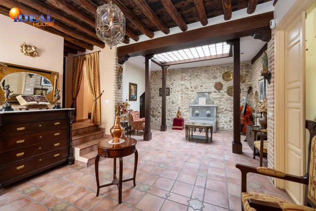 GRAN CASA EN ALBAICÍN BAJO. — 4
