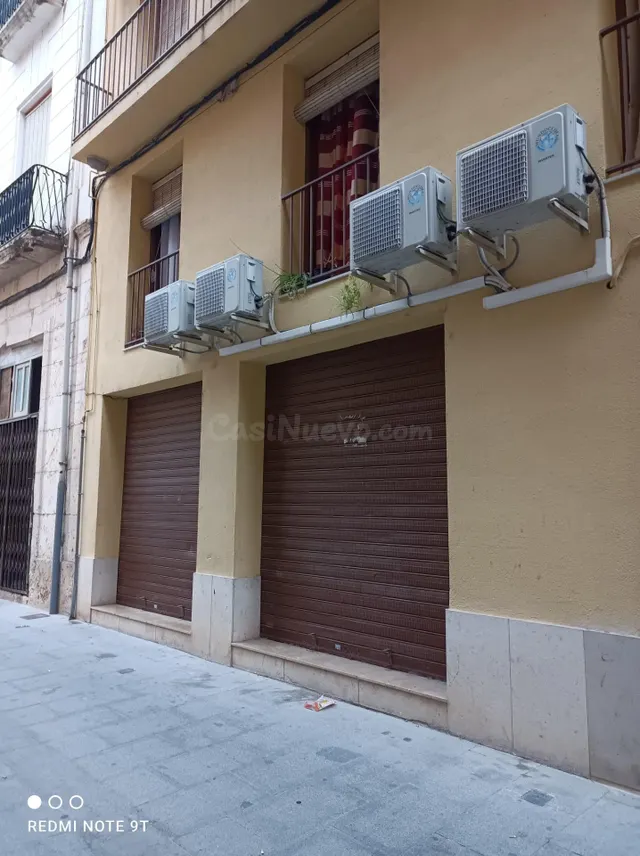 LOCAL COMERCIAL AL CASC ANTIC DE 100m2 AL LADO DEL JUZGADO — 2