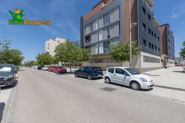 Plaza de aparcamiento en el PTS. - foto 4