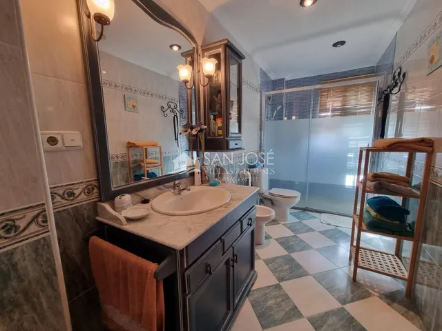SE VENDE VILLA DE LUJO EN HONDON DE LOS FRAILES — 35