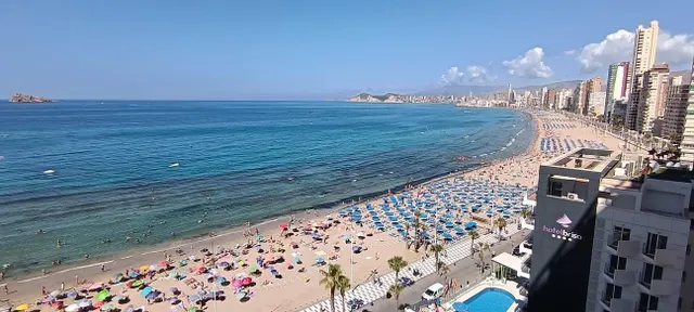 INCREIBLE PISO DE DOS DORMITORIOS EN 1ª LINEA DE PLAYA LEVANTE CON GARAJE ,PISCINA Y VISTAS ..!!!!!! — 10
