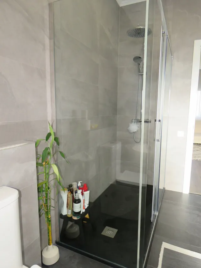 Piso recién reformado en AVENIDAS - CENTRO — 26