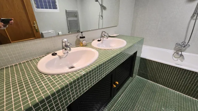 PISO DE LUJO EN ESQUINA TODO EXTERIOR CON GRAN SALON — 42