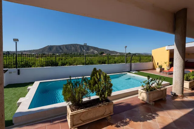 Magnífico Chalet en Orihuela – Listo para Entrar a Vivir — 34