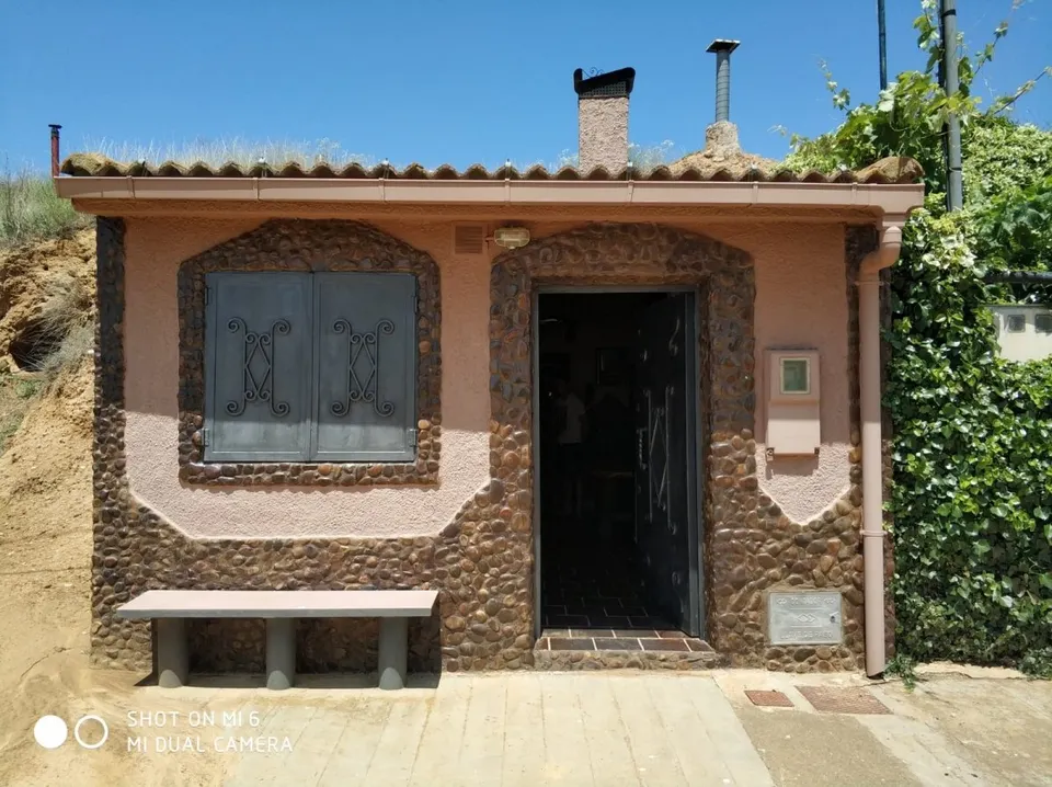 SE VENDE TÍPICA BODEGA LEONESA EN FRESNO DE LA VEGA, A 5 MINUTOS DE VALENCIA DE DON JUAN.
