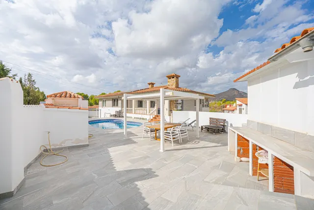 Villa 5 habitaciones en venta - Pueblo Poniente — 16