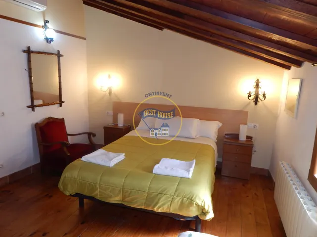 OPORTUNIDAD, CASA REFORMADA CON PISCINA Y OTRAS COMODIDADES. — 48