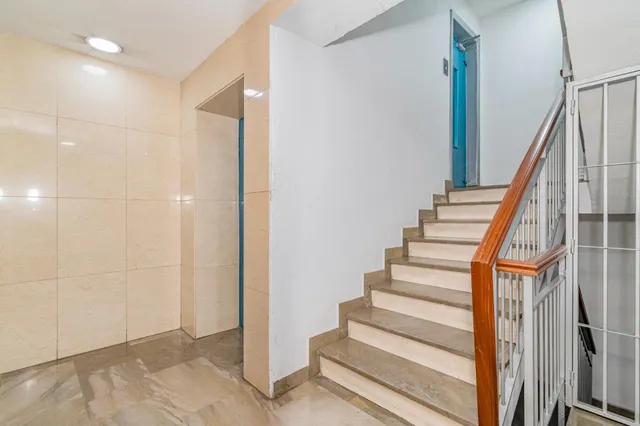 Oportunidad Única: Amplio Piso para Reformar en Camino de Ronda ✨ — 35