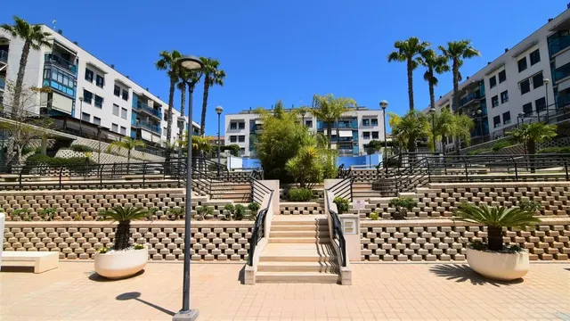Apartamento moderno en Santa Pola con vistas despejadas — 23