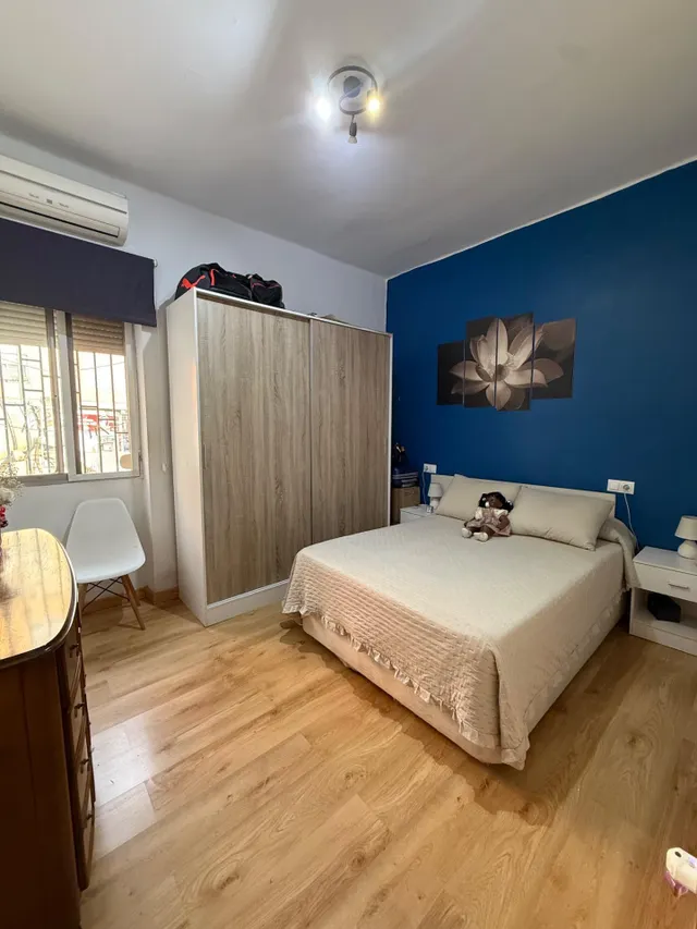 Piso de 2 dormitorios en eugenio gross – Málaga  230.000 € — 33
