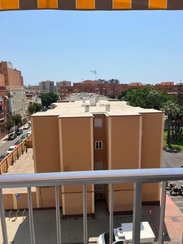 SE ALQUILA PISO PARA LARGA TEMPORADA — 22