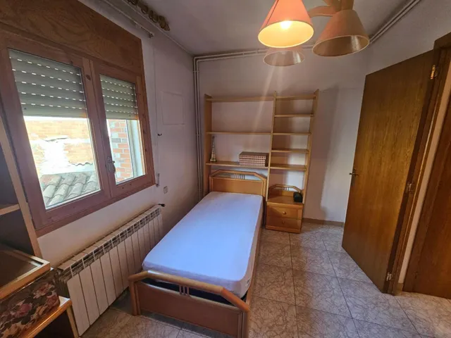 Casa con garaje, patio, balcón y terraza en Alguaire — 18