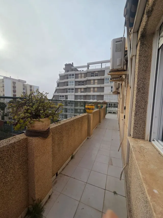 Piso de 150 m2, 4 dormitorios y garaje a un minuto de la playa — 29