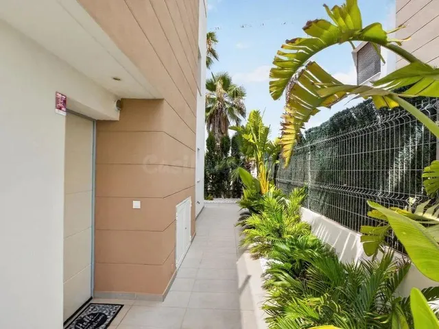 VILLA MODERNA CON PISCINA PRIVADA Y SOLARIUM EN LA AZOTEA | EL RASO, GUARDAMAR — 31
