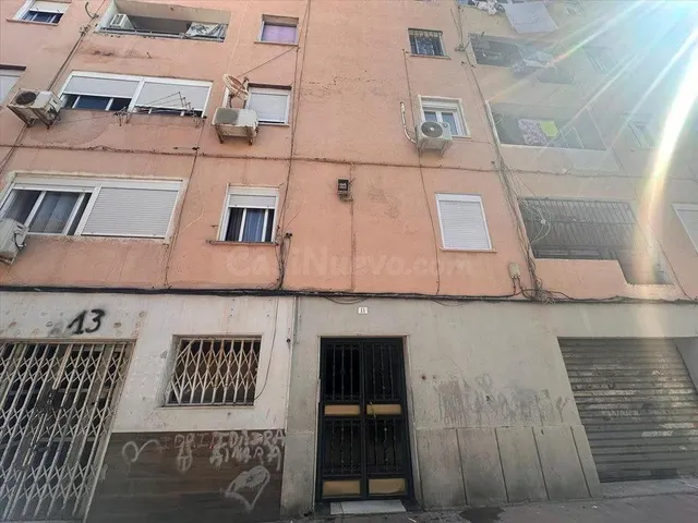 SE VENDE piso OKUPA en C Nicaragua de Almería - foto 2