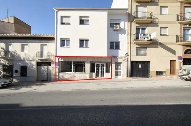 local comercial en avenida principal — 36
