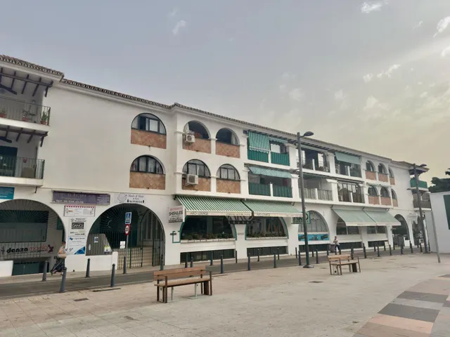 Oportunidad !!!! Gran Local comercial en pleno centro de Arr - foto 2