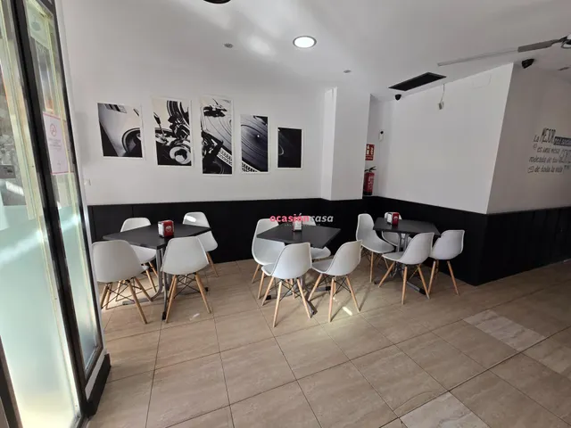 Se traspasa bar — 12
