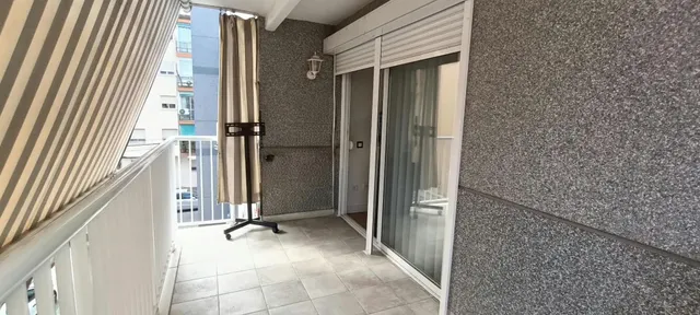 MAGNIFICO PISO DE TRES DOMITORIOS Y DOS BAÑOS REFORMADO CERCA DEL MAR — 10