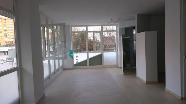 Oficina en venta en el centro de Badajoz - Posibilidad de ad - foto 3