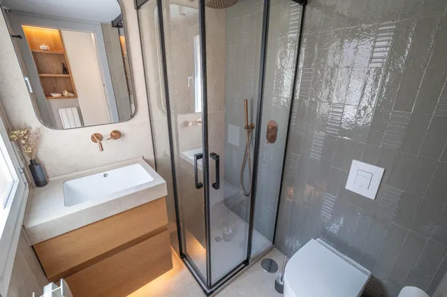 Impresionante Vivienda de Lujo con Diseño Moderno y Comodidades Exclusivas — 49