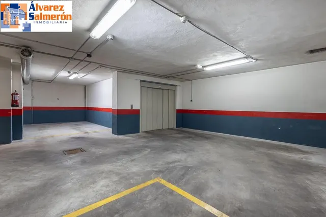 Ático dúplex junto Alhamar con 2 garajes y 2 trasteros — 26