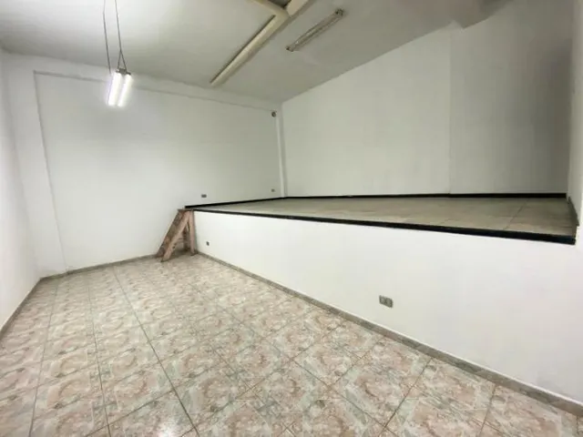 Local comercial calle Torrecedeira — 10